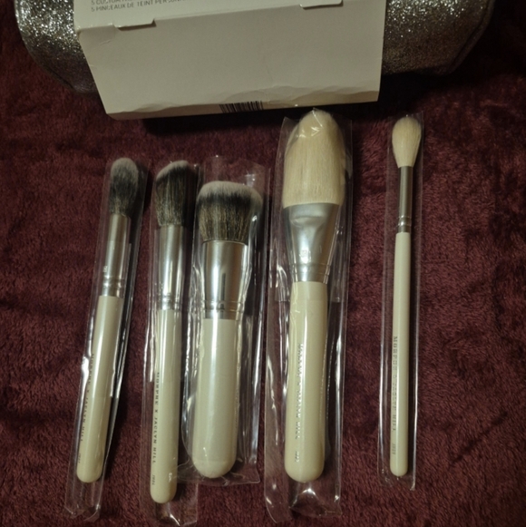 Morphe X Jaclyn Hill Complexion Master Brush Set with Silver Bag - Picture 2 of 5